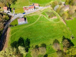 MOOI PERCEEL BOUWGROND met LANDELIJKE ZICHTEN en een aangename oppervlakte van 1.269M² in het rustieke Michelbeke. Deze bouwgrond voor OPEN...