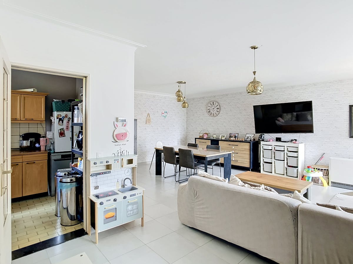 Spacieux appartement situé dans le centre de Beveren - photo 3