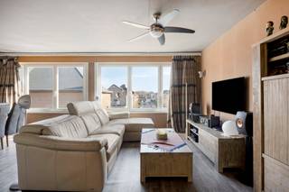 Te koop: ruim te renoveren appartement in Mechelen-Zuid, gelegen in de rustige Leliestraat op de stadsrand.Dit appartement van 97 m² bevindt zich in...