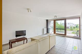 Bent u op zoek naar een instapklaar appartement op een uitstekende locatie? Dan is dit lichtrijke 2-slaapkamerappartement op de eerst verdieping...