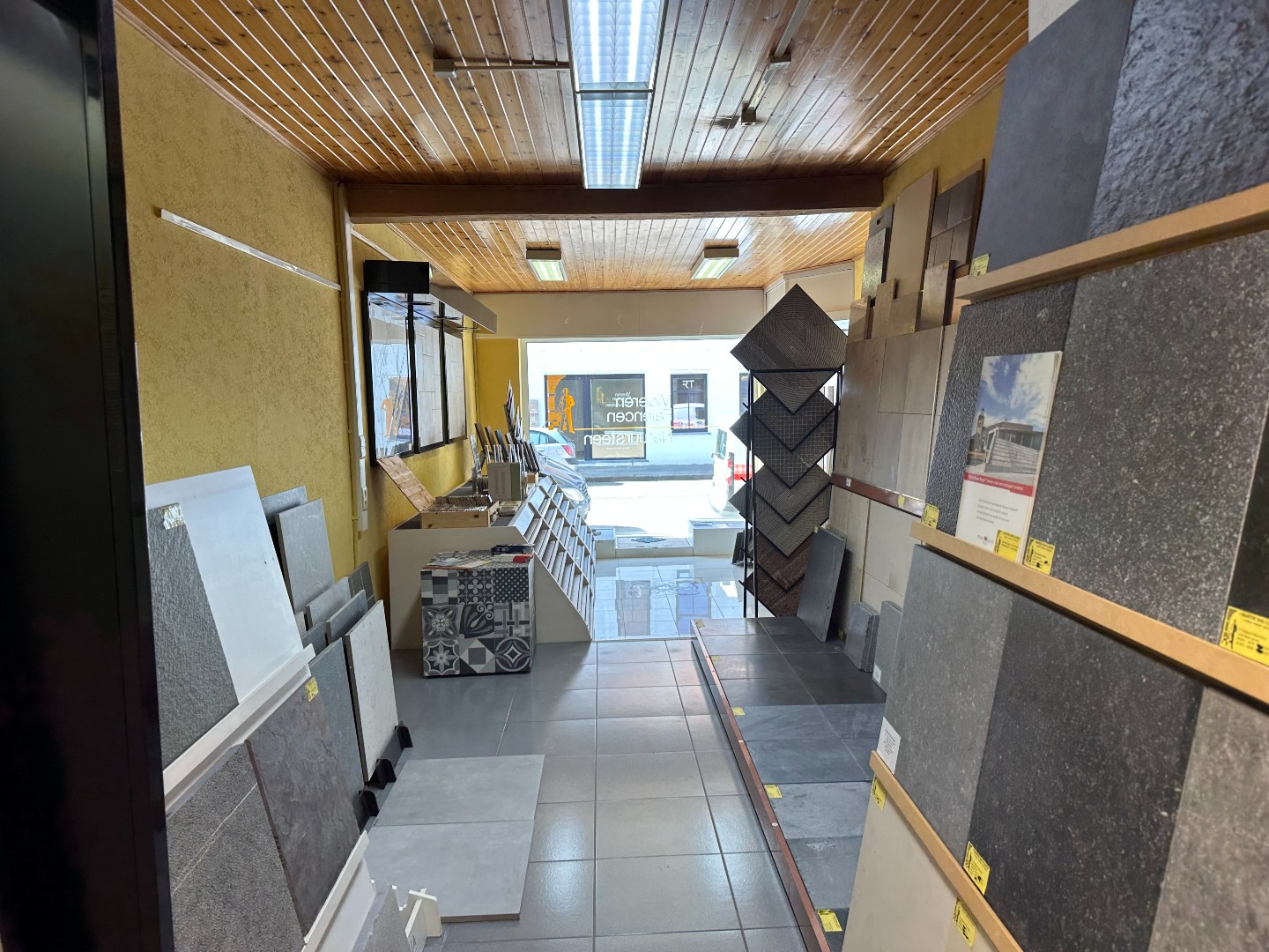 Commerciële toplocatie te huur langs invalsweg in De Panne - foto 3