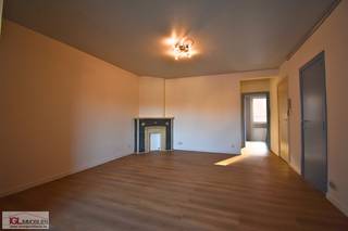 In het centrum van Lot, op wandelafstand van openbaar vervoer, winkels en voorzieningen, bevindt zich dit verzorgde appartement met twee...