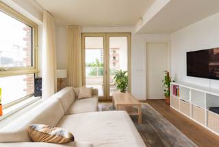 Ontdek dit smaakvol afgewerkte appartement van 70 m², gelegen in het prestigieuze project Westkaai Toren 6. Geniet dagelijks van een...