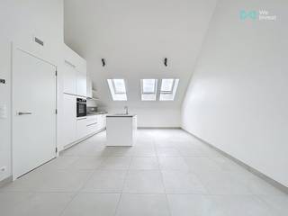 Mail: rent.brussels@weinvest.beTel: 02/3155173We Invest is verheugd u dit appartement met een woonoppervlakte van 84 m² te presenteren, gelegen in...
