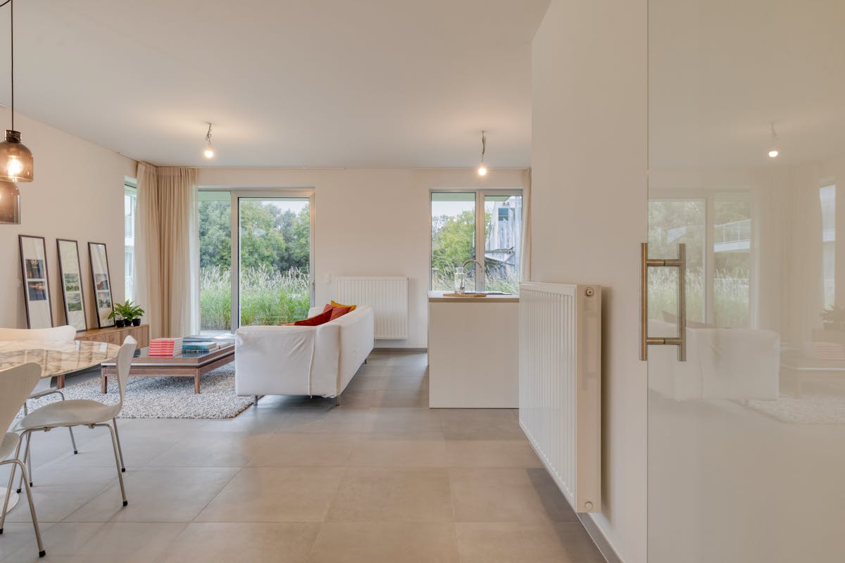 Instapklaar appartement in parktuin nabij hartje Roeselare! - foto 1