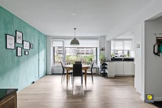 Turnkey ground floor apartment with terrace and contemporary comfortIn a central and easily accessible location, this fully renovated ground floor...