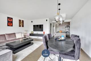 INSTAPKLAAR DUPLEX-APPARTEMENT MET ZOLDER TE MAASMECHELEN !We vinden dit appartement met een bewoonbare oppervlakte van 161 m² terug op een perceel...
