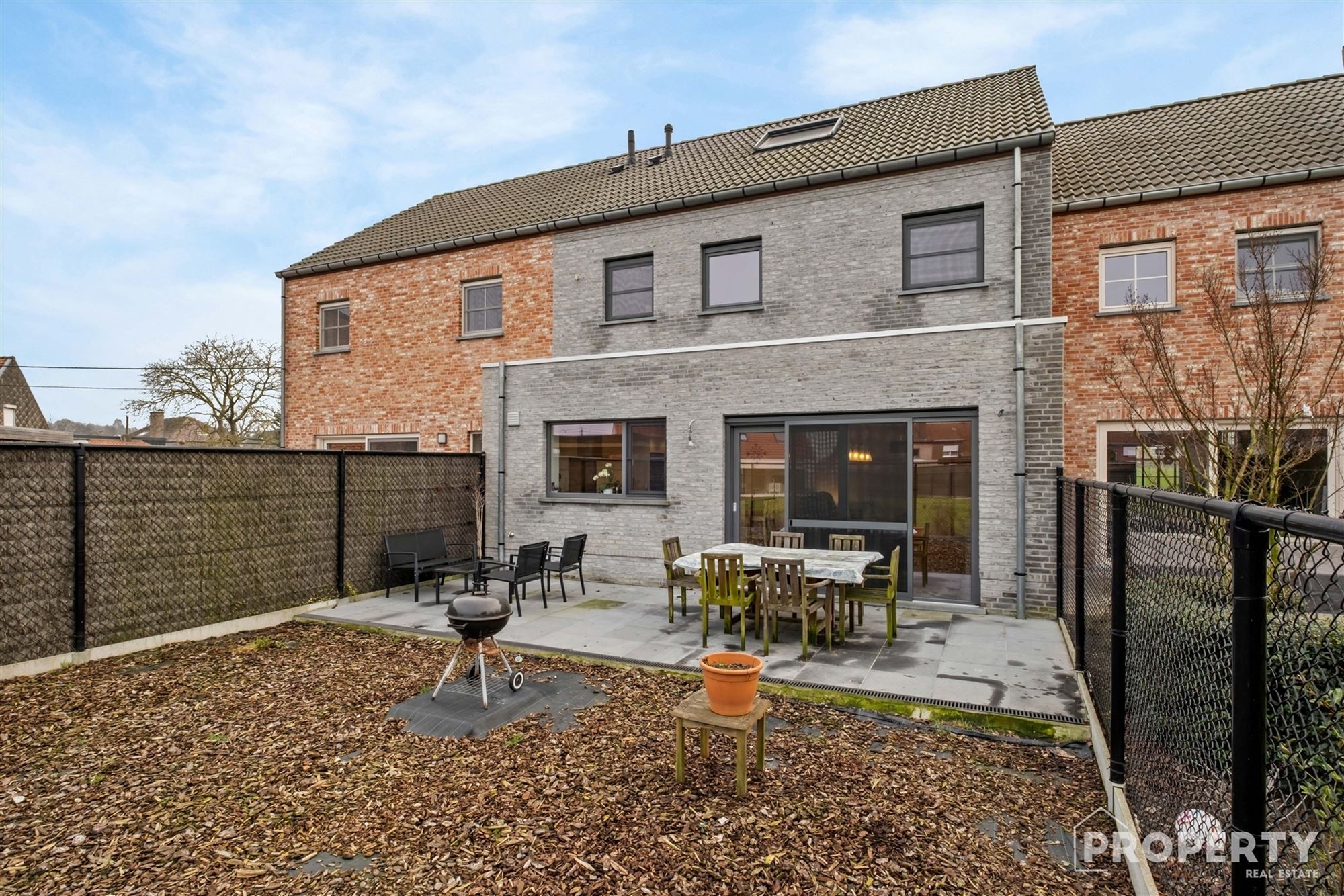 Instapklare gezinswoning met 4 slaapkamers &amp; garage! - foto 3