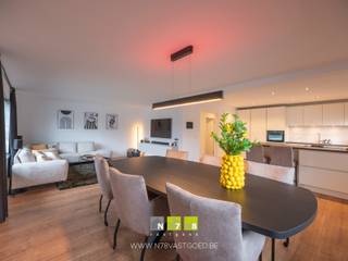 <span><strong>INSTAPKLARE GELIJKVLOERSE VRIJSTAANDE WONING OP EEN PERCEEL VAN 7A20CA TE KINROOI (OPHOVEN)<br /><br />TROEVEN<br /></strong>- Gelegen in een rustige en landelijke omgeving.<br />- Gelijkvloerse woning: ideale levensloopwoning. <br />- EPC-A: energiezuinige woning. <br />- Elektriciteit is conform!<br />- Woning is afgewerkt met hoogwaardige materialen. <br />- Voorzien van talrijke comfortvoorzieningen waaronder een domoticasysteem, vloerverwarming met warmtepomp,...<br />- Volledig omheinde ruime tuin met zonneterras aan de achterzijde nog af te werken. <br /><strong><br />KELDERVERDIEPING -1 | </strong>werkruimte/garage, ruimte voor techiek & warmtepomp, diverse kelderruimten,betonvloer.<strong> </strong><strong><br /><br />GELIJKVLOERS 00<br /></strong>- Inkomhal (2,50m x 7,00m = 17,50m²): laminaat. <br />- Woonkamer (8,00m x 4,79m = 38,32m²): doorloop naar de keuken, veel lichtinval dankzij grote raampartijen, laminaat. </span><br /><span>- Keuken (3,30m x 4,49m = 14,82m²): geïnstalleerde keukenwand met onder-bovenkasten, lades, spoelbak, microgolfoven (AEG), koelkast, vaatwasser, diepvries, betegelde achterwand; kook/ziteiland met ingebouwde dampkap (Novi), kookvuur, onderlades; laminaat. </span><br /><span>- Toilet (1,00m x 2,00m = 2,00m²): hangtoilet, spoelbakje, betegelde achterwand, laminaat.</span><br /><span>- Sas/achterinkom ((5,51m x 1,20m) + (8,30m x 1,10m) = 15,74m²): deur naar buiten, digitale meters, voorziening voor automatische poort, laminaat.<br />- Badkamer (3,40m x 3,61m = 12,27m²): ingericht badmeubel met dubbele lavabo en onderlades; ligbad, inloopdouche, design handdoekdroger, doorgang naar de wasplaats, tegelvloer.<br />- Wasplaats (1,50m x 3,40m = 5,10m²): doorgang naar de badkamer, aansluiting wasmachine/droogkast, tegelvloer.<br />-<strong> </strong>Dressing (15m²):<strong> </strong>gelakte beukentrap naar de zolder, doorgang naar wasplaats en badkamer, laminaat. <br />- Slaapkamer 1 (4,00m x 3,40m = 13,60m²): laminaat. <br />- Slaapkamer 2 (3,40m x 3,61m = 12,27m²): laminaat. </span><span><br /><br /><strong>ZOLDERVERDIEPING</strong> <strong>+01 (175m²) | verder af te werken, </strong>mogelijkheid tot extra slaapkamer/ andere polyvalente ruimte, PVC vloer. </span><br /><br /><span><strong>EXTERIEUR</strong></span><br /><span>- Ruime tuin aan de achterzijde nog volledig in te richten. <strong><br /></strong>- Zonneterras. <br />- Volledig omheind. <br /><br /><strong>16 ZONNEPANELEN SINDS 22/11/2024</strong><br />- In de verkoopprijs zit het volledige zonnepanelensysteem begrepen (zonnepanelen, omvormer, collectoren e.a. toebehoren).<br /><br />Bekijkt u deze advertentie via een aanverwante vastgoedsite, surf dan zeker naar onze website <strong>www.N78vastgoed.be</strong> voor een uitgebreide beschrijving en foto's. <strong>Meer info: +32 (0)89 86 18 88 of info@N78vastgoed.be.</strong></span>