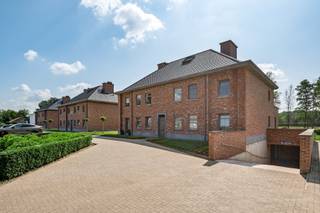 Welkom in de prachtige en verzorgde residentie ‘Kasteelhof’, een kleinschalig en residentieel geheel van drie stijlvolle gebouwen met telkens...