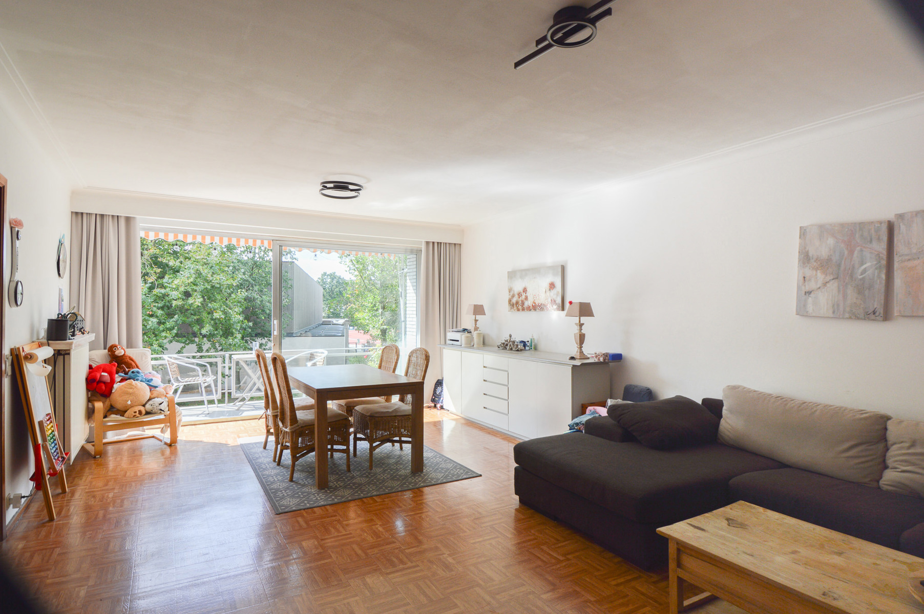 APPARTEMENT MET 2 SLAAPKAMERS EN GARAGE, MET ZICHT OP PARK - foto 3