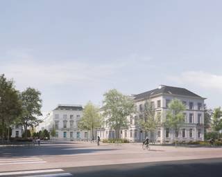 <p><strong>Mercier – Exclusief wonen en ondernemen in een historisch kader</strong></p><p>Welkom in Mercier, een uniek renovatieproject aan het Kardinaal Mercierplein in Mechelen. Dit statige neoclassicistische gebouw uit 1839 werd met respect voor zijn authentieke karakter herontwikkeld tot een exclusief woon- en handelsproject.</p><p>Vandaag is nog slechts één luxueus appartement en één commerciële ruimte beschikbaar.</p><p>Het appartement is volledig instapklaar, professioneel geschilderd, voorzien van stijlvolle verlichting en onmiddellijk beschikbaar bij akte. Je geniet er van hoge plafonds, veel licht, drie slaapkamers, een ruim terras en hedendaags wooncomfort dankzij geothermie, vloerverwarming en -koeling, ventilatiesysteem D en hoogwaardige isolatie.</p><p>Ook de commerciële ruimte van ca. 246 m² is nog beschikbaar. Deze wordt casco opgeleverd en beschikt over een aparte inkom, buitenruimte en ondergrondse stockage. Ideaal voor een praktijk, kantoor of handelszaak.</p><p>Een belangrijk extra voordeel: zowel het appartement als de commerciële ruimte worden verkocht onder het registratiestelsel. Je betaalt dus geen btw op de aankoop.</p><p>Grijp deze laatste kans en ontdek Mercier tijdens een bezoek met Malines-Group.</p>