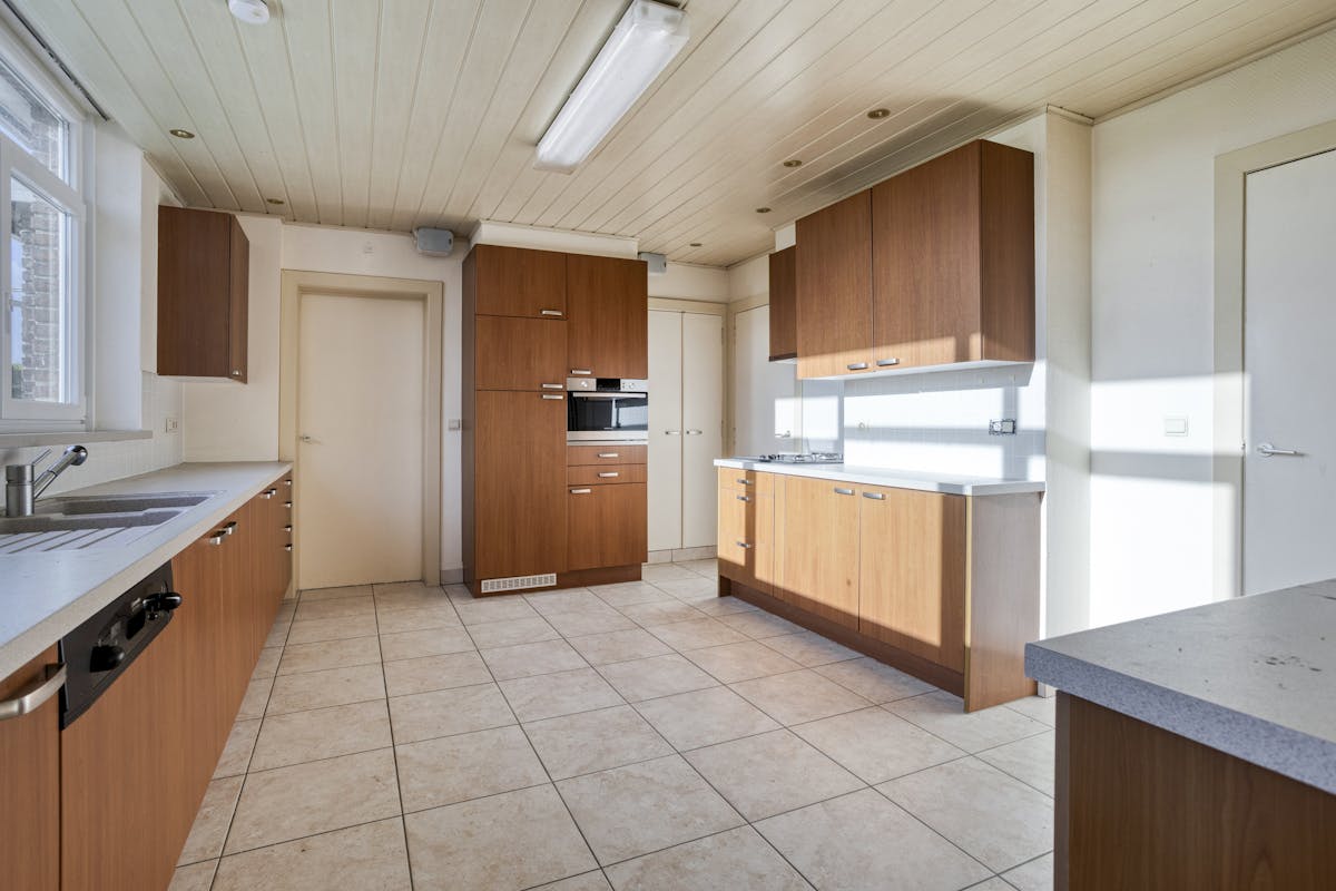 Ruime woning met loods op 2.127m² te Lo-Reninge. - foto 5