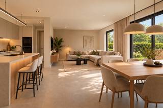 <p>Instapklare nieuwbouwwoning met zuidgerichte tuin in rustige wijk</p>
<p>EPC-label: A<br />Mobiscore: uitstekende bereikbaarheid</p>
<p>In een rustige en aangename woonwijk, gelegen aan de Augusta Van Den Mergelestraat 15 in <span><span>Merelbeke-Melle</span></span>, bevindt zich deze moderne en energiezuinige nieuwbouwwoning. Dankzij de vlotte verbindingen en de nabijheid van winkels, scholen en belangrijke invalswegen geniet u hier van een ideale combinatie tussen rust en bereikbaarheid.</p>
<p>De woning werd ontworpen met oog voor comfort en licht. De lichtrijke leefruimte vormt het hart van de woning en staat in directe verbinding met de tuin. Dankzij de grote raampartijen geniet u hier de hele dag van natuurlijk licht en een mooi zicht op de zuidgerichte tuin — perfect om te ontspannen of gezellig buiten te vertoeven.</p>
<p>De woning beschikt over drie volwaardige slaapkamers, ideaal voor een gezin, thuiswerk of hobbyruimte. De badkamer is modern ingericht en voorzien van zowel een ligbad als een douche, wat zorgt voor extra comfort in het dagelijks gebruik.</p>
<p>Deze nieuwbouwwoning combineert hedendaagse architectuur met energiezuinig wonen en kwalitatieve afwerking. Een ideale keuze voor wie op zoek is naar een instapklare, duurzame woning in een rustige en groene omgeving.<br /><br />Bent u op zoek naar een gezinswoning of een toekomstgerichte investering, dan is deze woning absoluut wat u zoekt.<br /><br />Voor een afspraak contacteer ons via 0471 65 25 34 of via info@vicusvastgoed.be</p>