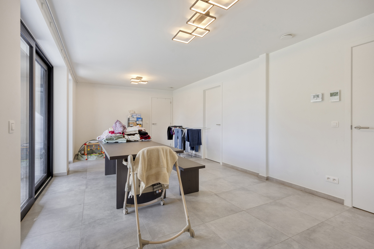 Volledig afwerkt gelijkvloers appartement met tuintje.  - foto 4