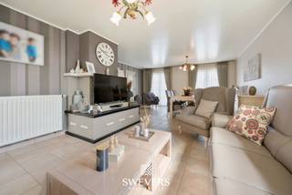 Voor meer info en foto’s, surf naar www.swevers.be – Deze open bebouwing op Koerselsebaan 145 in Heusden-Zolder combineert ruimte, functionaliteit...