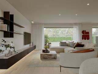 Deze nieuwbouwwoning op een aangenaam hoekperceel van 357 m² geniet van een rustige, doch centrale ligging en heeft indeling als volgt: inkomhal...