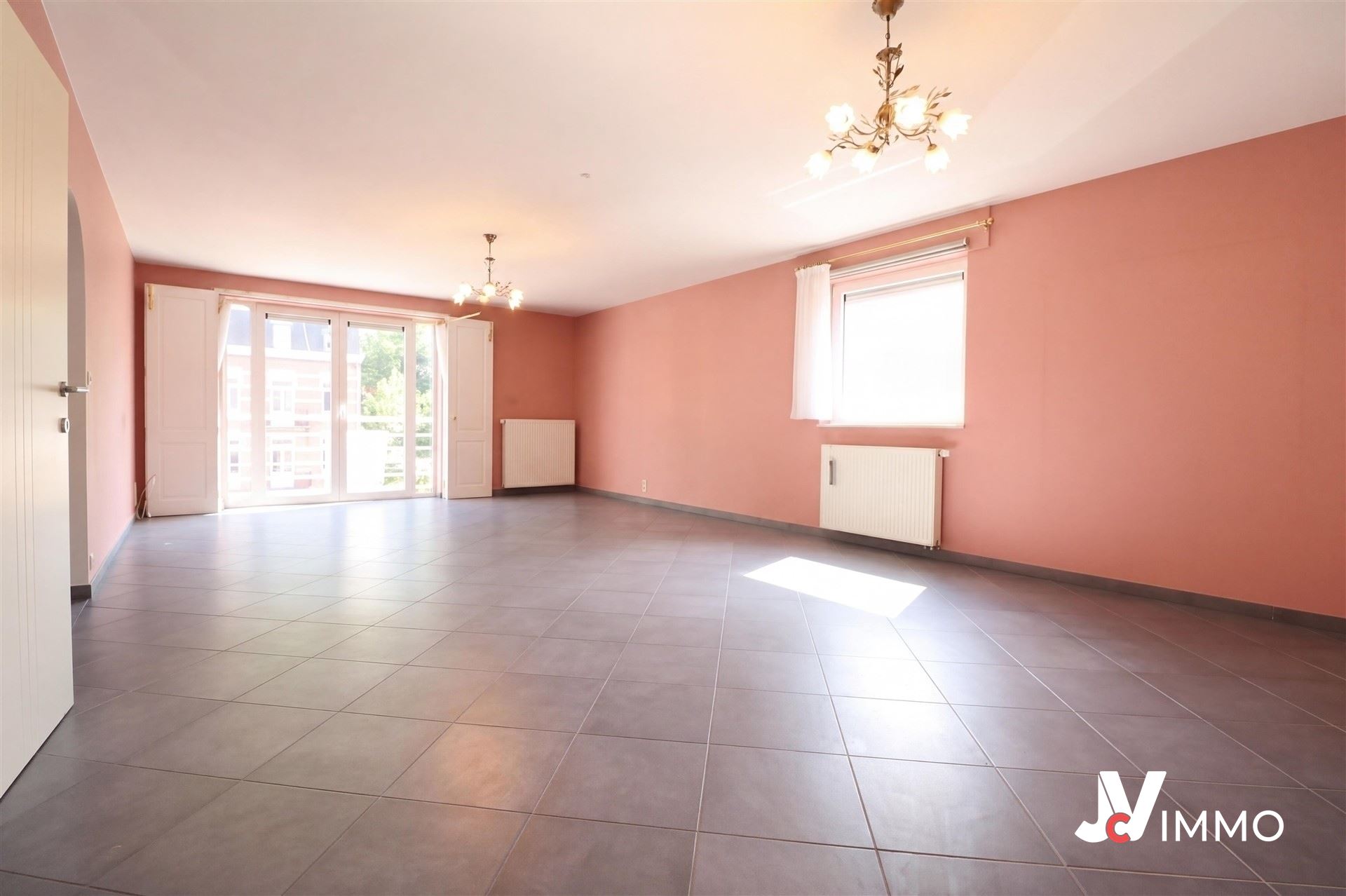 Grand appartement 4 chambres en plein coeur de la ville Thermale - photo 5