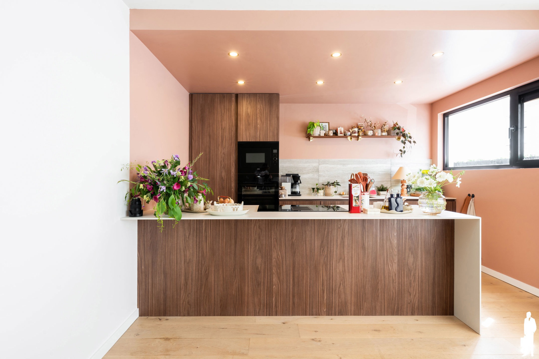 Gerenoveerd appartement met 2 slpks, tuin en autostaanplaats - foto 3