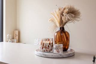 Instapklare en volledig gerenoveerde woning met garage te Sint-PauwelsDeze volledig gerenoveerde woning combineert hedendaags comfort met een...