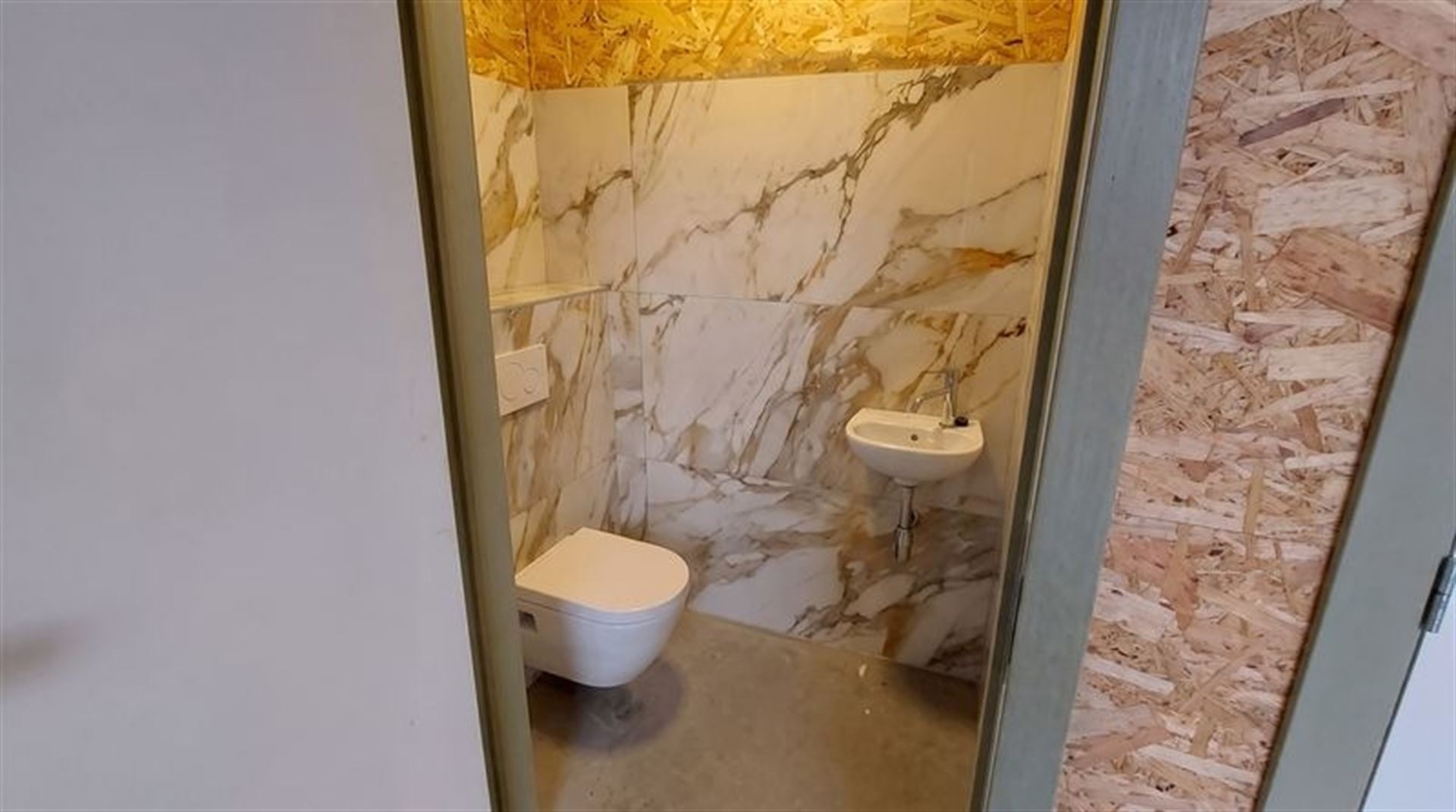 Commercial for rent in Dilsen-Stokkem - photo 5