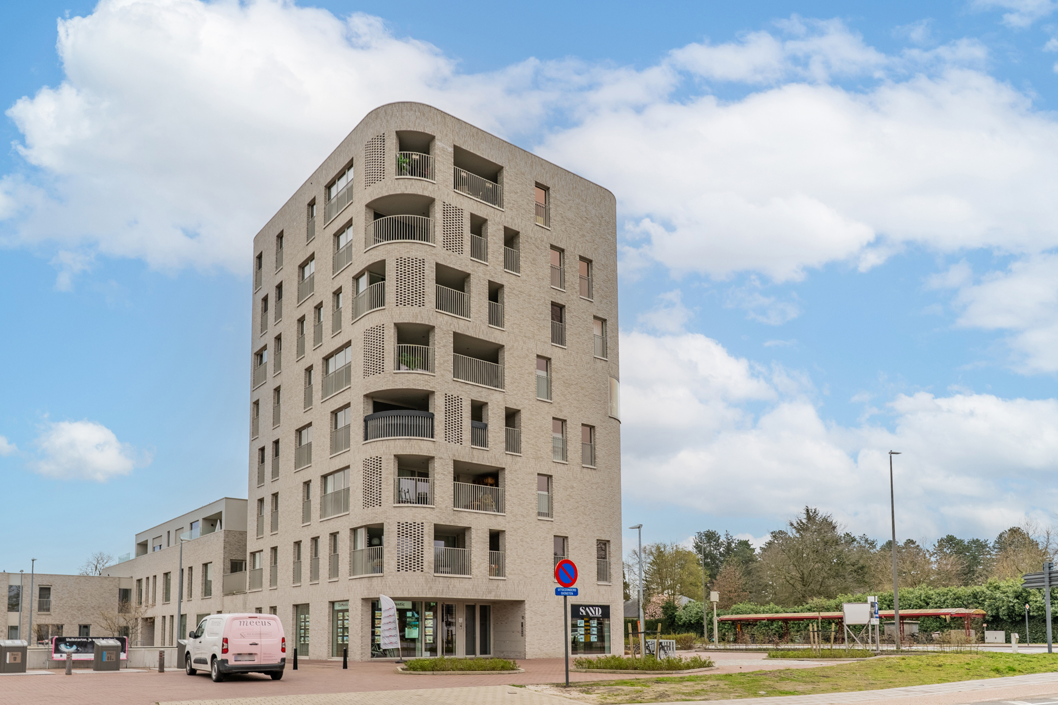 Luxueus 3 slpk Appartement met prachtig uitzicht en 2 autostaanplaatsen - foto 1