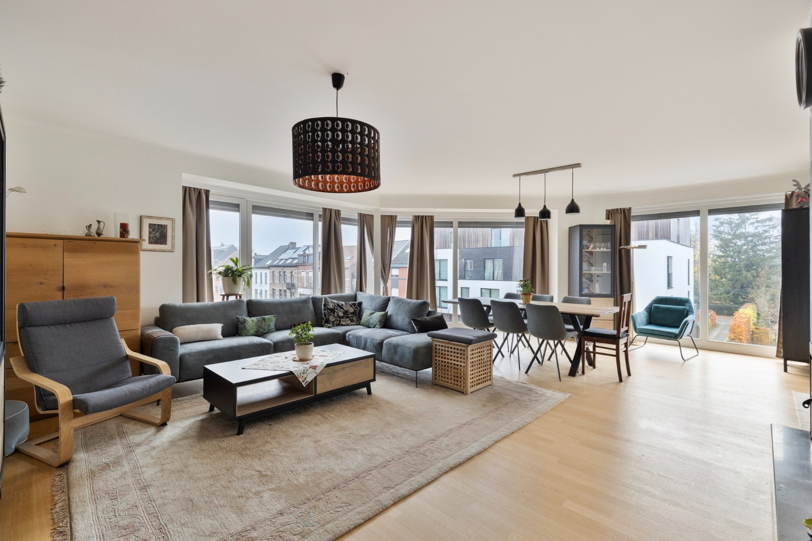 Lichtrijk dakappartement met 3 slaapkamers - foto 1