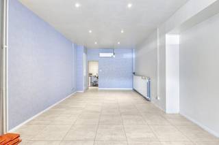 Ce bâtiment d'environ 75 m² a été entièrement rénové l'année dernière (2024), y compris une toute nouvelle installation électrique. Vous...