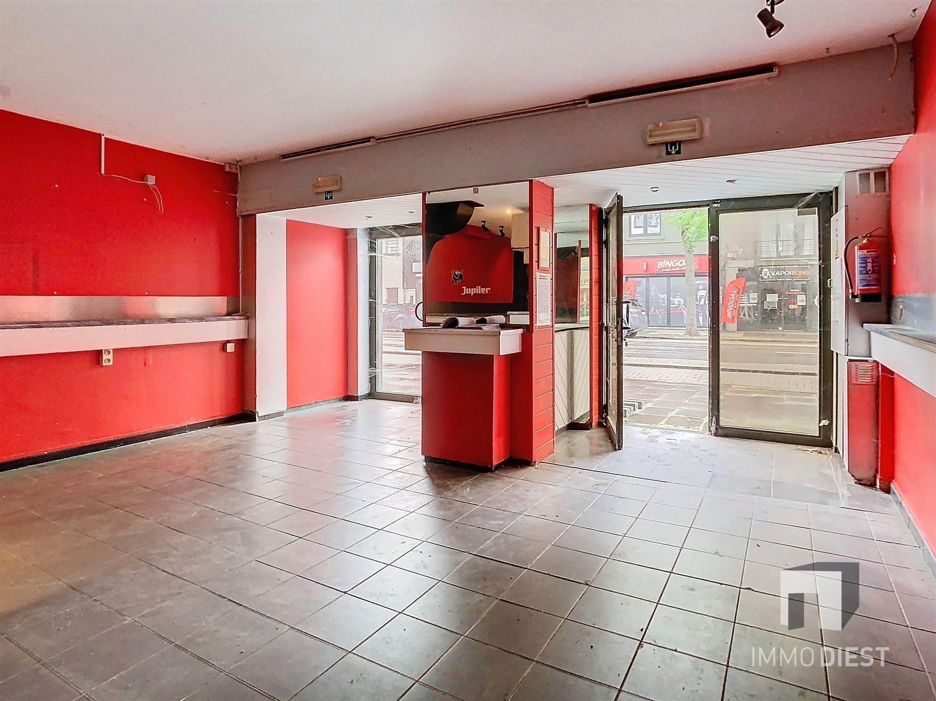 Handelspand 180m2 gelijkvloers op 3,47are met achterliggende tuin - foto 2