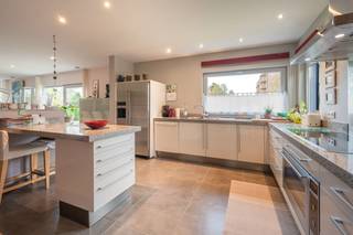 Deze prachtige en energiezuinige bungalow geniet van een uitstekende ligging vlakbij winkels, de polders en op een boogscheut van de jachthaven,...