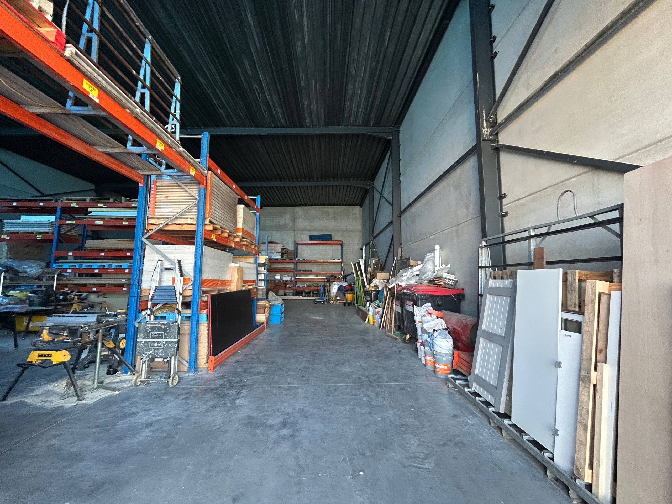 KMO-Unit te huur op uiterst handige ligging te Oostende. - foto 2