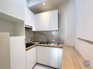 <p><span>Information studio</span></p><p><span>Bright studio in a unique Shophouse in neo-Flemish Renaissance style on the corner of Sint-Katelijnevest and Beggaardenstraat. The studio features a living space with lots of natural light and a new, practically equipped kitchen. A spacious bedroom of about 15 m² with an adjoining new bathroom with toilet and shower cabin. In addition, there is a separate storage room with plumbing for washing machine and dryer. The studio is in a prime location in the heart of Antwerp, surrounded by the Grote Markt, Boerentoren, Groenplaats and the shopping street Meir. The monthly provision is 40 EUR for private water consumption and consumption of the common parts. Available immediately.</span></p><p><span> </span></p><p><span>Description</span></p><ul><li><span>Bright living space of approx. 15m².</span></li><li><span>New kitchen installed with a fridge + freezer, hob, extractor hood, sink and lots of storage space.</span></li></ul><ul><li><span>Bedroom of approx. 15m² with adjoining bathroom. </span></li><li><span>New bathroom on tiled floor equipped with a sink cabinet with mirror, heated drying rack, toilet and shower cabin.</span></li></ul><ul><li><span>Separate storage room with washer and dryer connections.</span></li></ul><p><span> </span></p><p><span>Additional's</span></p><ul><li><span>Heating: electric</span></li></ul><p><span> </span></p><p><span>Rental conditions</span></p><ul><li><span>Rental price: 660 EUR/month + provision of 40 EUR/month </span></li><li><span>Available: immediately</span></li></ul><p><span> </span></p><ul><li><span>Possibilities rental term: 1 year</span></li></ul><ul><li><span>Consumption: individual meter for electricity (gas not present)</span></li><li><span>Provision: private water consumption + consumption of common parts</span></li><li><span>Rent guarantee: 3 months (on account of the landlord)</span></li><li><span>Key guarantee: 250 EUR (security locks)</span></li><li><span>Heating system maintenance: 70 EUR/year</span></li></ul><p><span> </span></p><ul><li><span>Leasehold improvements: EUR 150 excl. 21% VAT per lot.</span></li></ul><ul><li><span>Compulsory connection insurance for tenant. </span></li></ul><p><span> </span></p><p><span>Building</span></p><ul><li><span>Small apartment building consisting of a basement, commercial ground floor and 3 floors with 3 apartments. </span></li><li><span>Intercom available. </span></li><li><span>No elevator. </span></li></ul><p><span> </span></p><p><span>Location</span></p><ul><li><span>On top location in the heart of Antwerp, surrounded by Grote Markt, Boerentoren, Groenplaats and shopping street Meir.</span></li></ul><ul><li><span>Public transport (streetcar and bus) within walking distance.</span></li><li><span>Several supermarkets and stores nearby for daily necessities.</span></li><li><span>Enjoy the proximity to trendy cafes, restaurants and boutiques that the neighborhood has to offer. </span></li></ul><p><span> </span></p><p><span>The information in this prospect is for informational purposes: prospective tenants should make their own case for obtaining, verifying and interpreting this information.</span></p><p><span> </span></p>