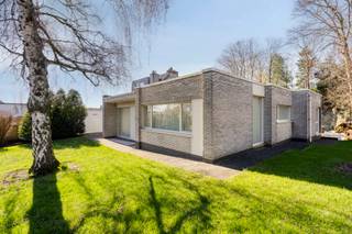 In een rustige en aangename straat in Teralfene (Affligem) bevindt zich deze ruime en lichtrijke 3-gevelwoning met tijdloze uitstraling. Achter...