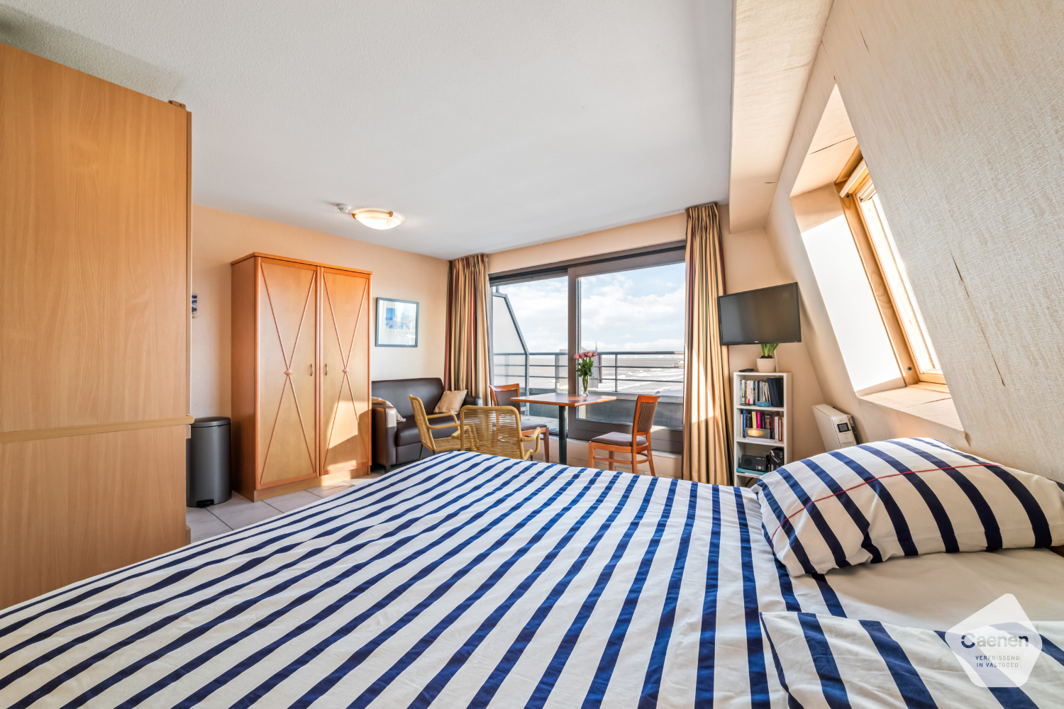 Lichtrijke studio met een prachtig uitzicht op zowel de zee als het hinterland - foto 3