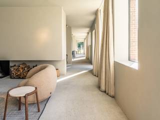 Located in the elegant residential district of Aartselaar, fully renovated farmhouse by the renowned architectural firm Anversa with a living area...