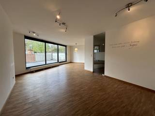 <p>We are delighted to offer this duplex apartment on Tervuursestraat! The building is located near some extremely interesting landmarks—just a stone’s throw from Gasthuisberg, Imec … and right next to the historic city center.<br /><br />The apartment is located on the first floor of the building and includes: an entryway with a guest restroom, a living area with a fully equipped kitchen offering direct access to the spacious and sunny terrace. Additionally, this apartment features two bedrooms, a bathroom, and a storage room with a connection for a washing machine. <br /><br />Want more information or to schedule a viewing? Contact us today at verhuur@connect-immo.be or 0470 59 65 44 <br /><br />Rent: €1,320 (including €80 for common area fees) + utilities <br />Available starting 09/01/2026! <br />EPC: 109.85 kWh/m² per year</p>