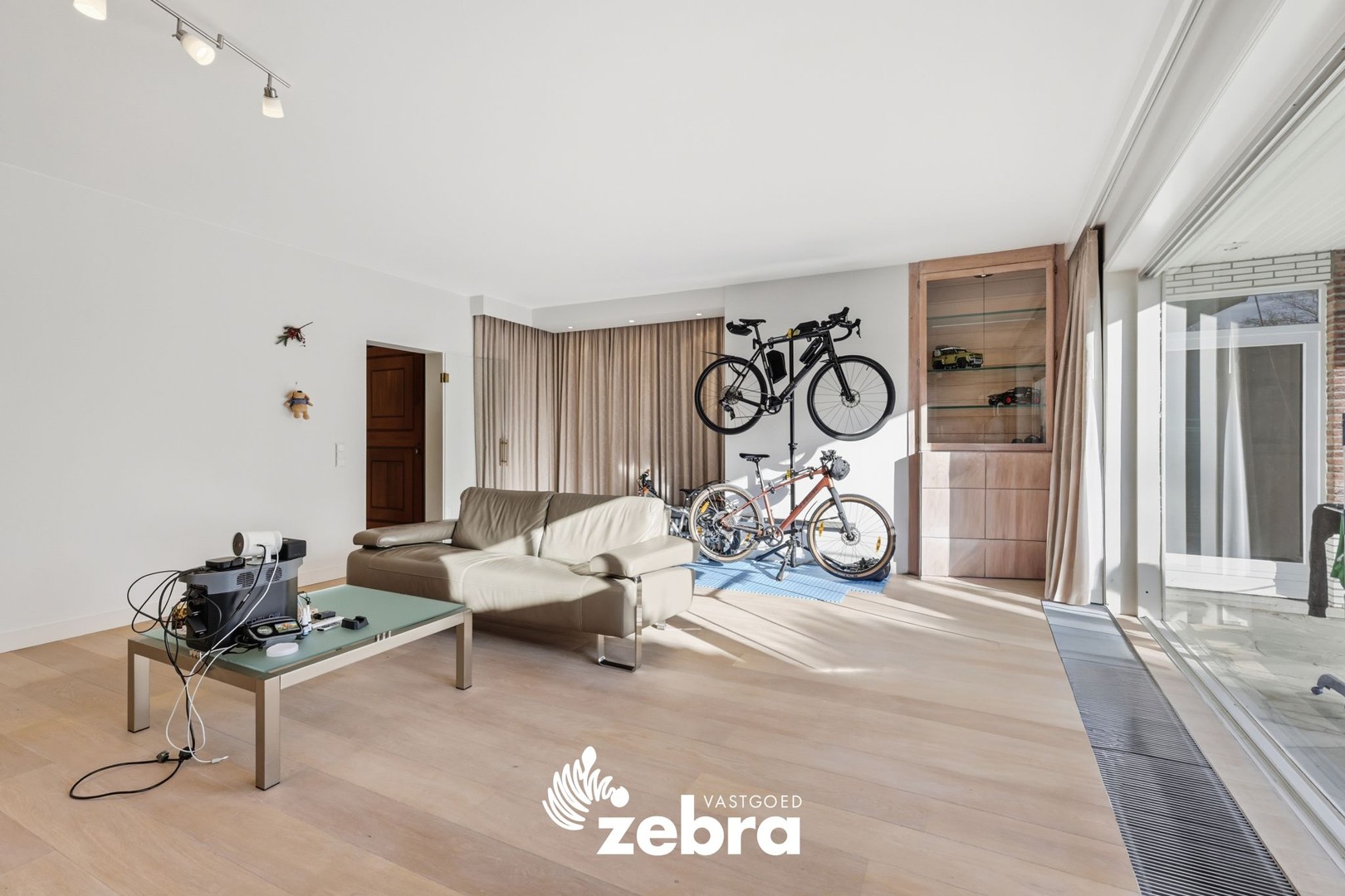 Halfopen bebouwing met praktijk- of kantoorruimte in centrum Tielt - foto 5