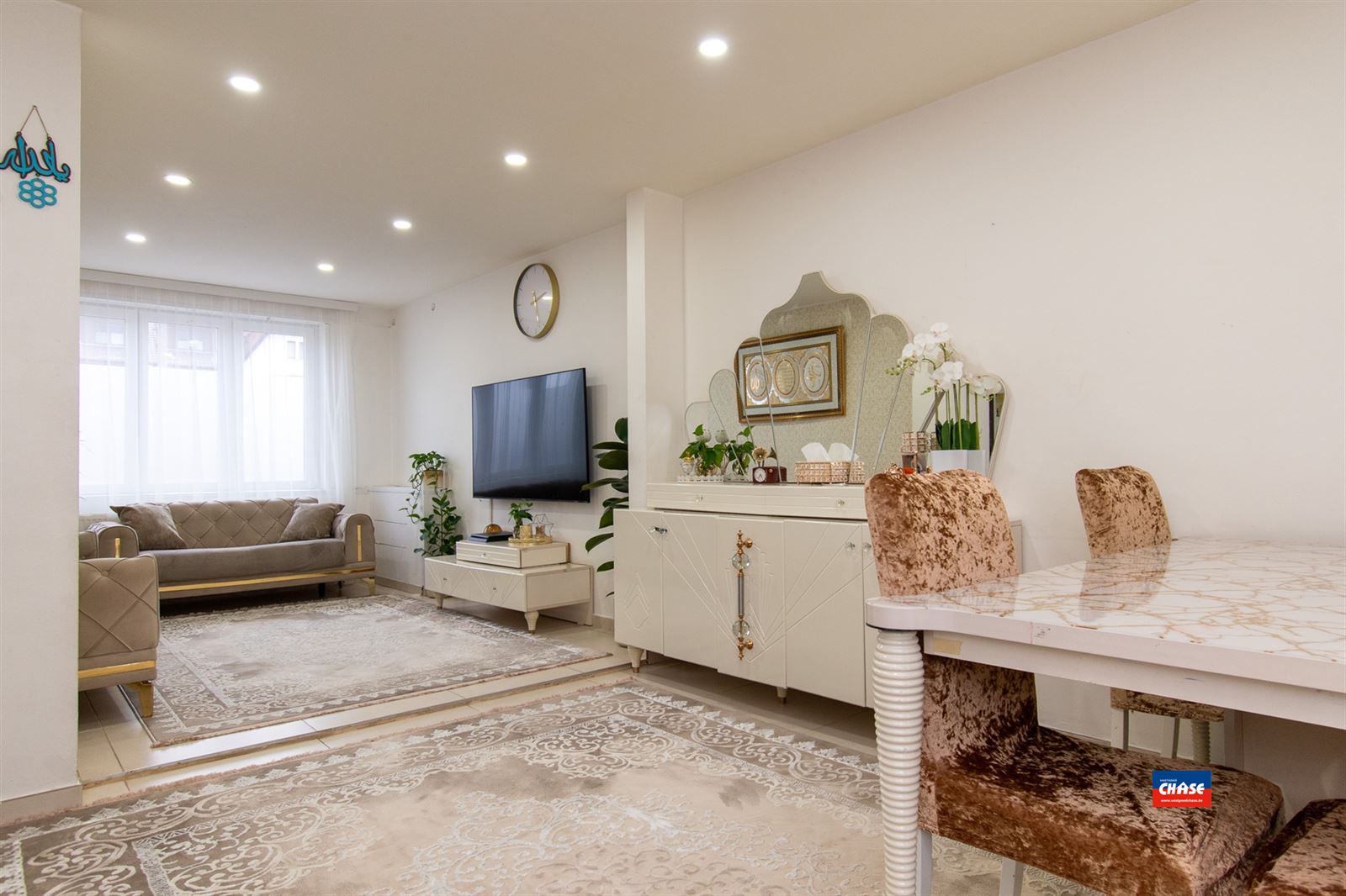 Rijwoning met 2 slpks en tuin  - foto 2