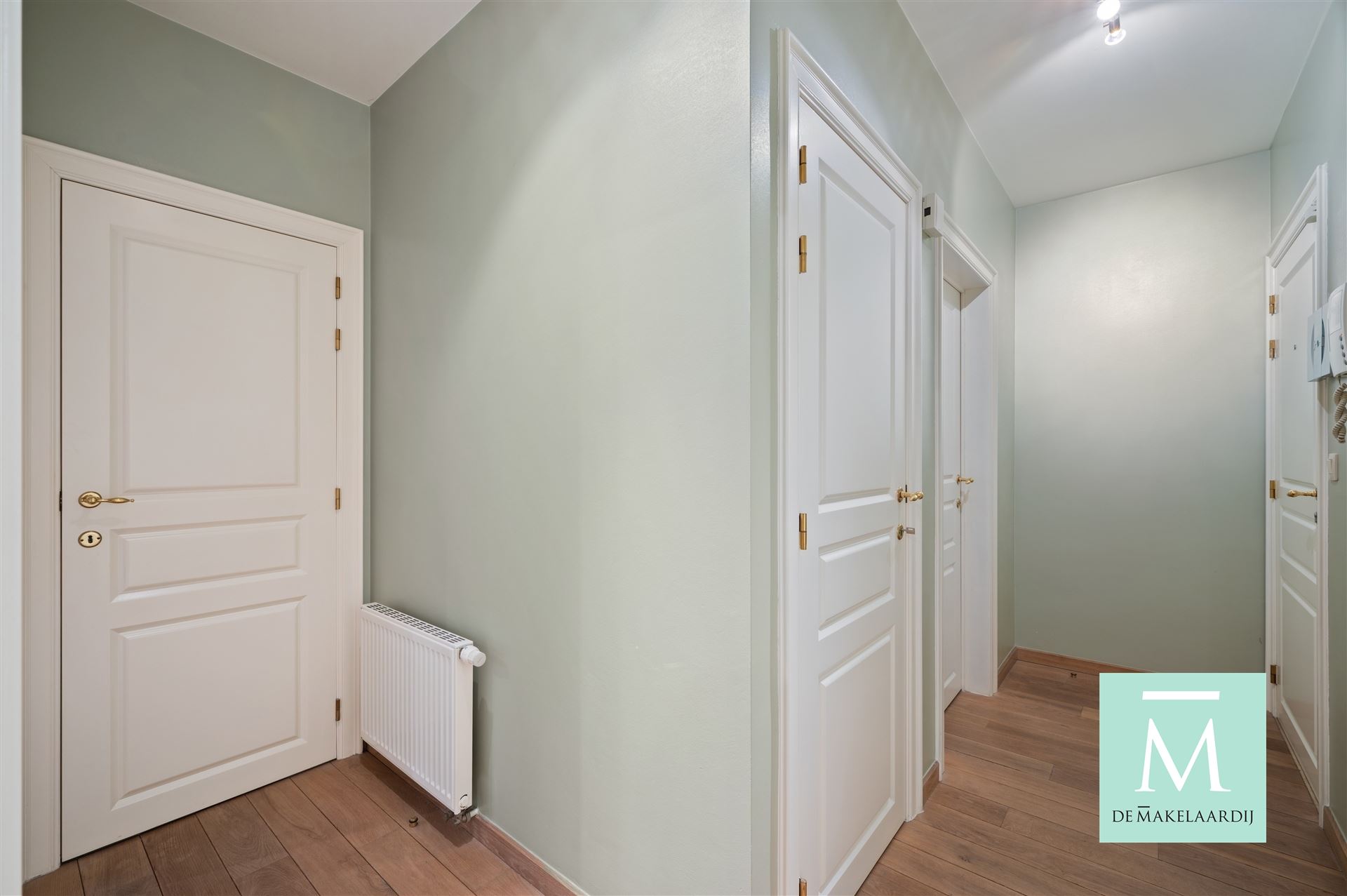 Mooi appartement met autostaanplaats en berging, gelegen in een afgesloten parkdomein - foto 5