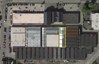 Opslagruimte te huur in Dendermonde langs de Zeelsebaan met vlotte ontsluiting naar E17. Het magazijn van 668 m² beschikt over 5 meter vrije...
