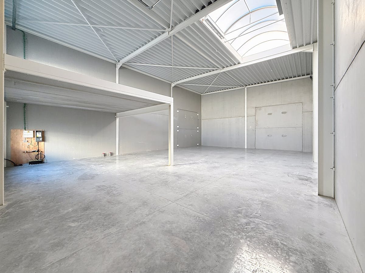 Unité PME récemment construite (216 m²) à louer à Evergem - photo 3