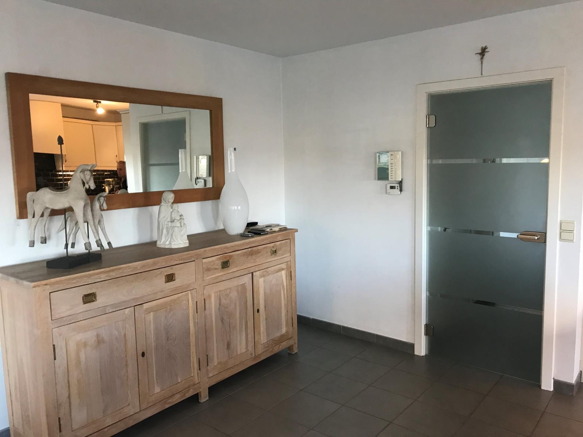 Centraal gelegen appartement in Roeselare met 2 slaapkamers - foto 4