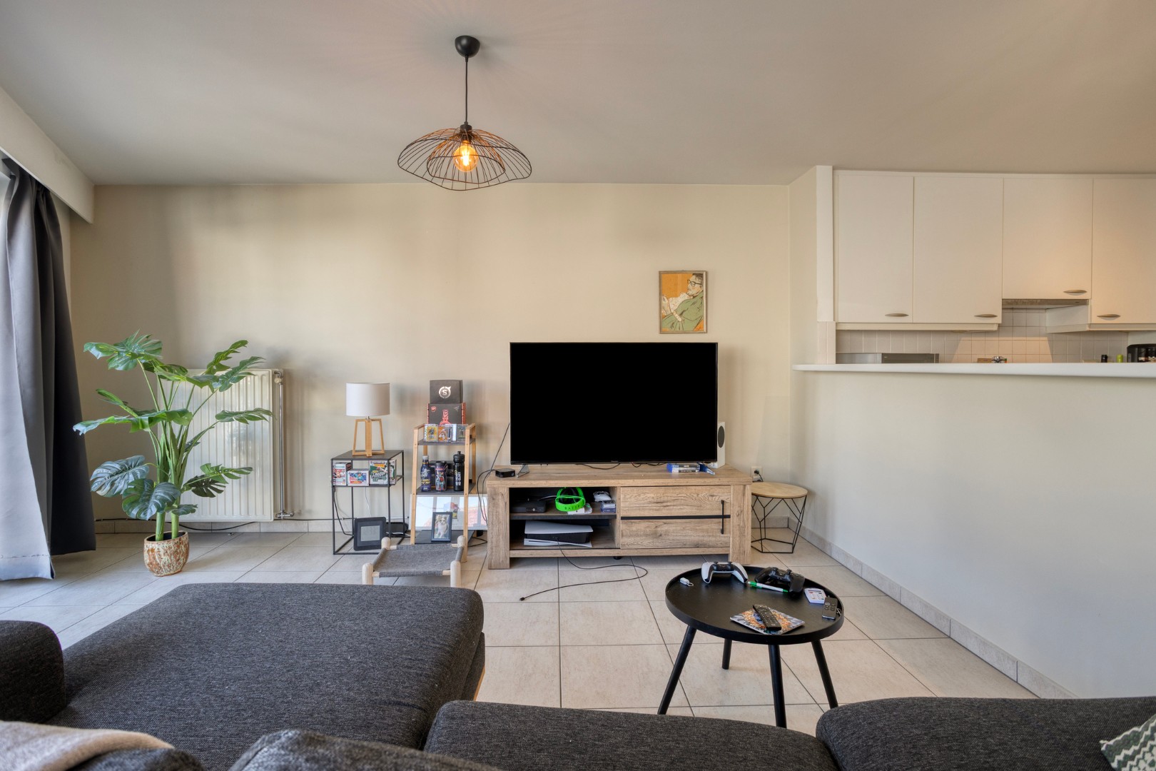 Spacieux appartement à vendre dans une petite résidence au premier étage - photo 5