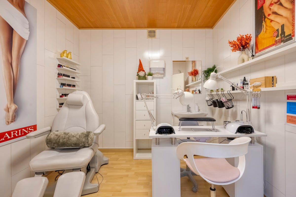 Unieke opbrengsteigendom op toplocatie in Zomergem - foto 4