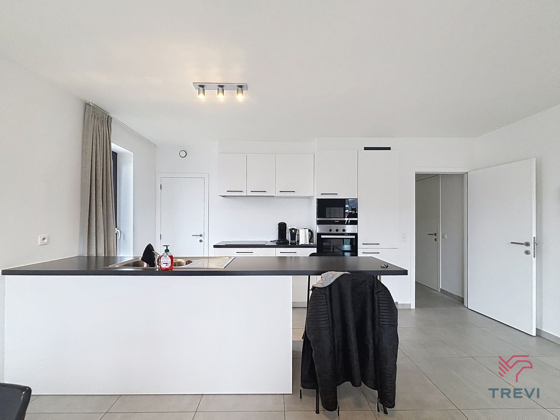 Mooie 2-slaapkamer ONMEUBILEERD appartement - foto 3