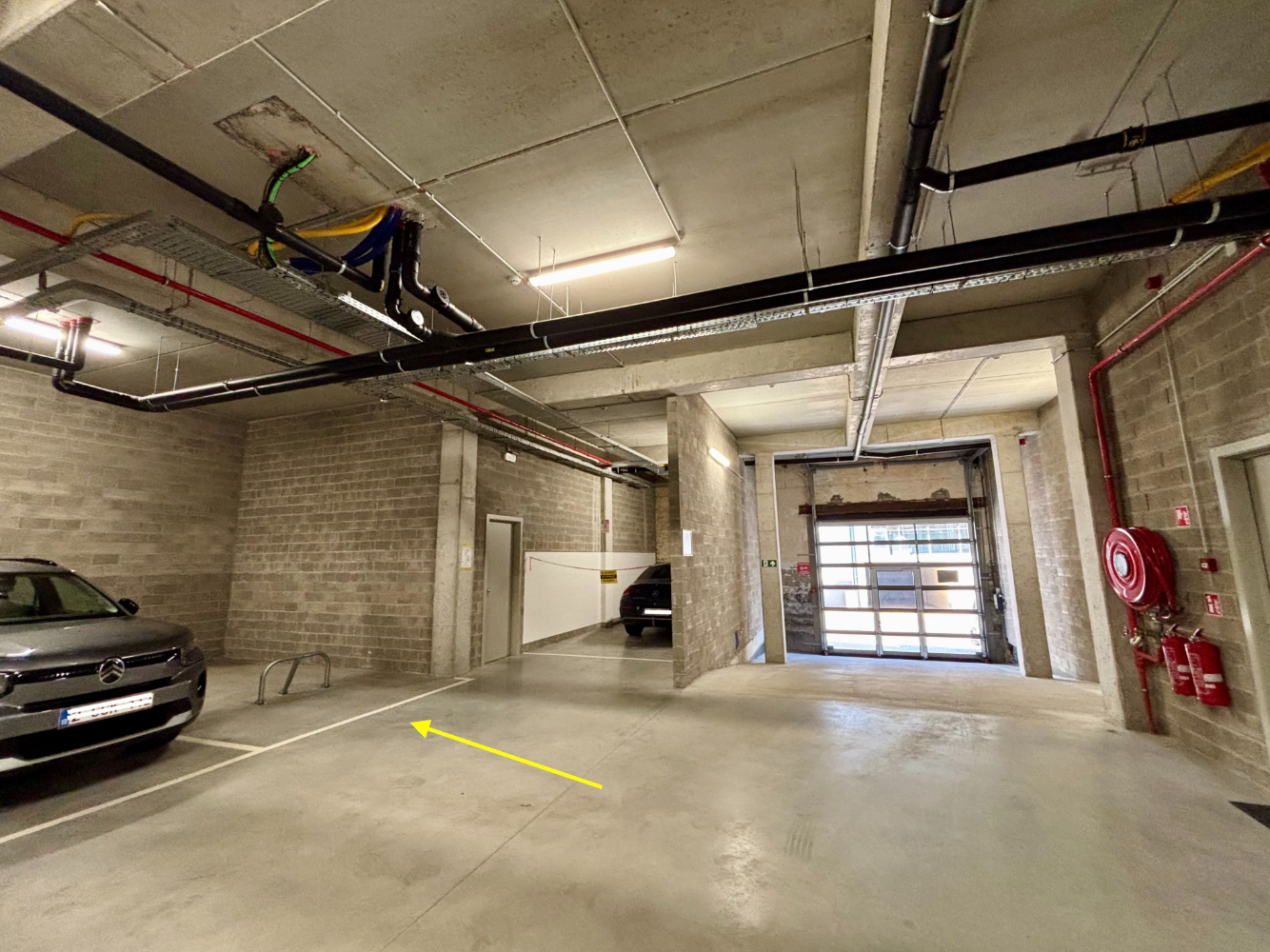 Uiterst centraal gelegen parkeerplaats - foto 4