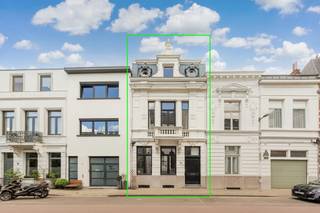 In één van de meest geliefde buurten van Antwerpen, midden in het bruisende Zurenborg en op wandelafstand van de gezellige Draakplaats...