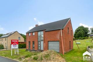 In een rustige, doodlopende straat in Sint-Martens-Bodegem, bevindt zich deze ruime casco villa. De woning werd reeds wind- en waterdicht...