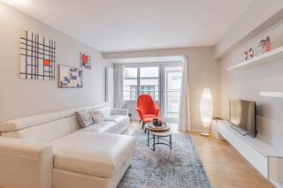 Nice holiday flat near the beach and the lively centre of ‘t Zoute!Entrance hall with cloakroom and toilet. Living room with extra sofa bed and open...