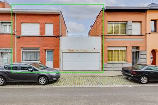 Unieke kans : woning met naastgelegen bouwgrond* In het centrum van Merksem, in een zijstraat van de Bredabaan, staat deze unieke kans in de Van...